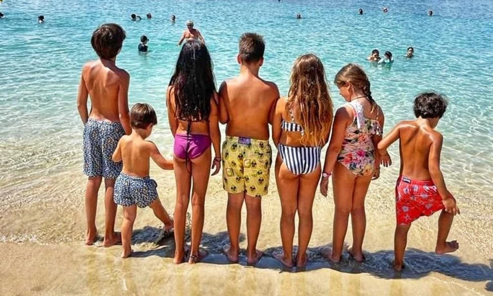 Του τρολαρίσματος στην οικογένεια Μπακογιάννη: Γιος, μαμά, εγγόνια